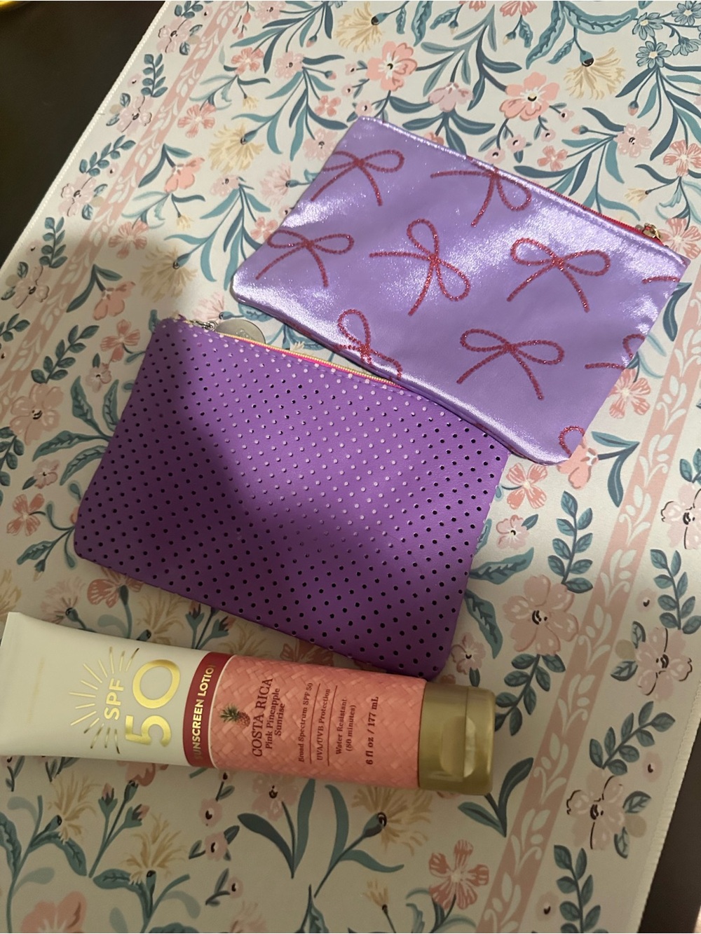 Bath & Body Works sunscreen and 2 Cosmetic Pouches- Bundle deal! 🎉